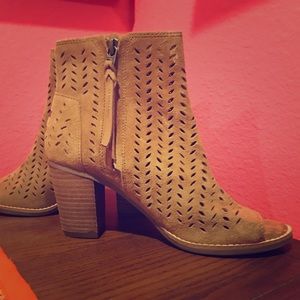 Toms Majorca Peep Toe Bootie Suede New never worn
